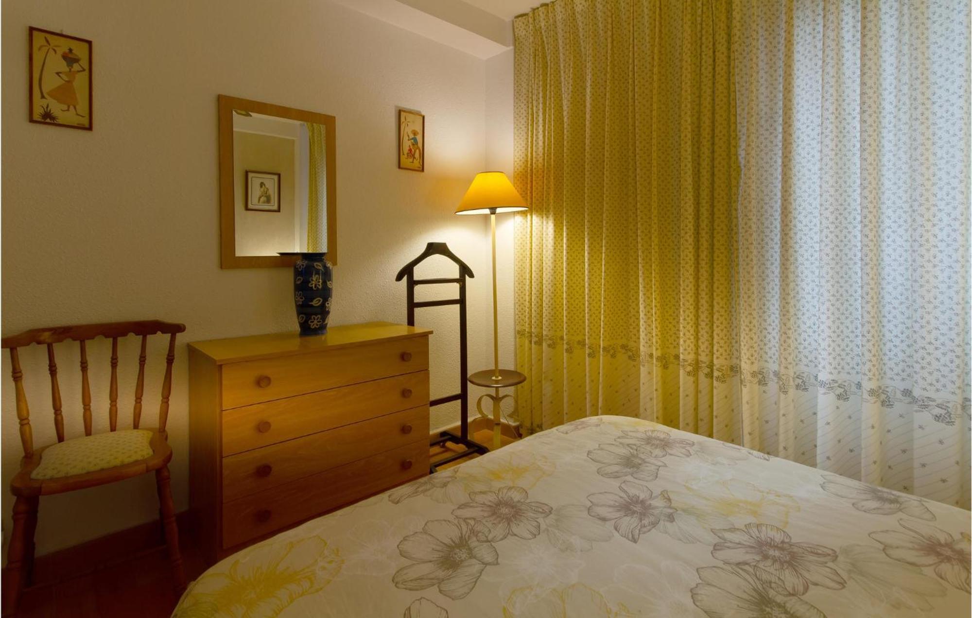 Stunning Apartment In Gandia With Kitchen エクステリア 写真