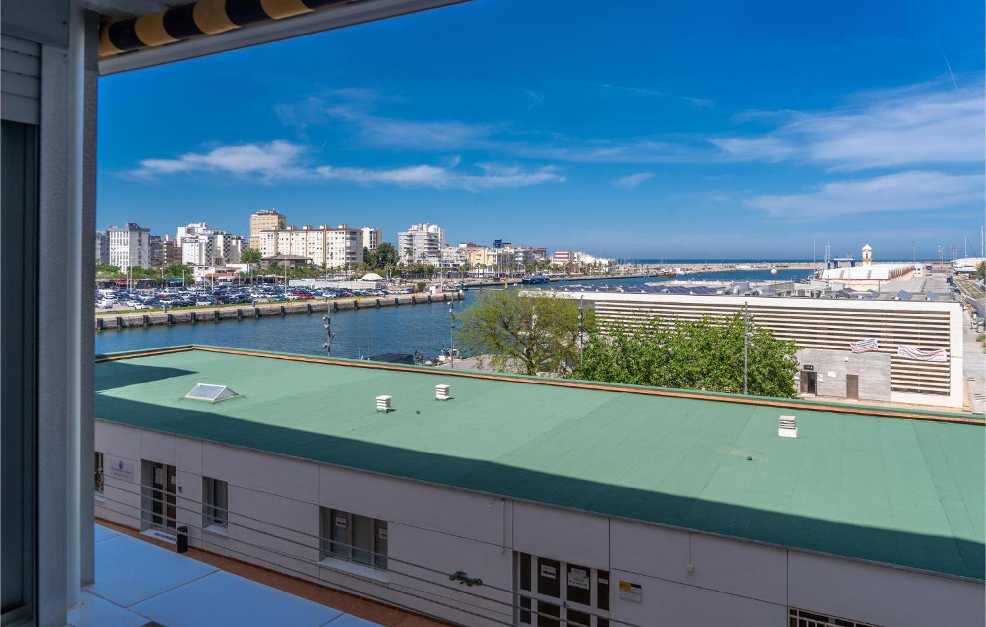 Stunning Apartment In Gandia With Kitchen エクステリア 写真