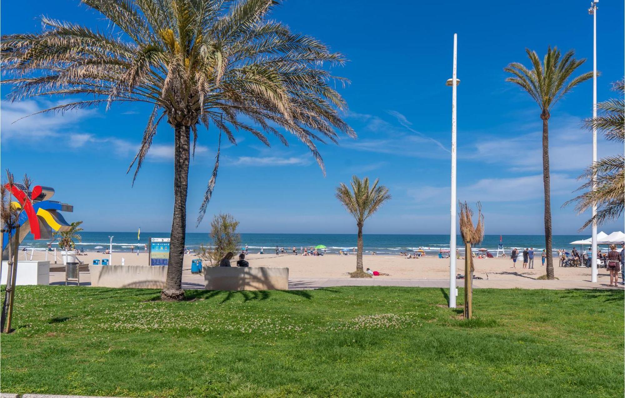 Stunning Apartment In Gandia With Kitchen エクステリア 写真